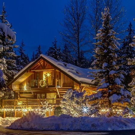 The Log House Inn Pemberton Exterior foto